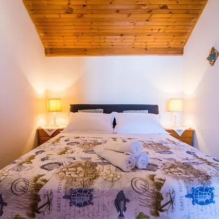 Apartment By The Sea Splitska, Brac - 22683 Splitska